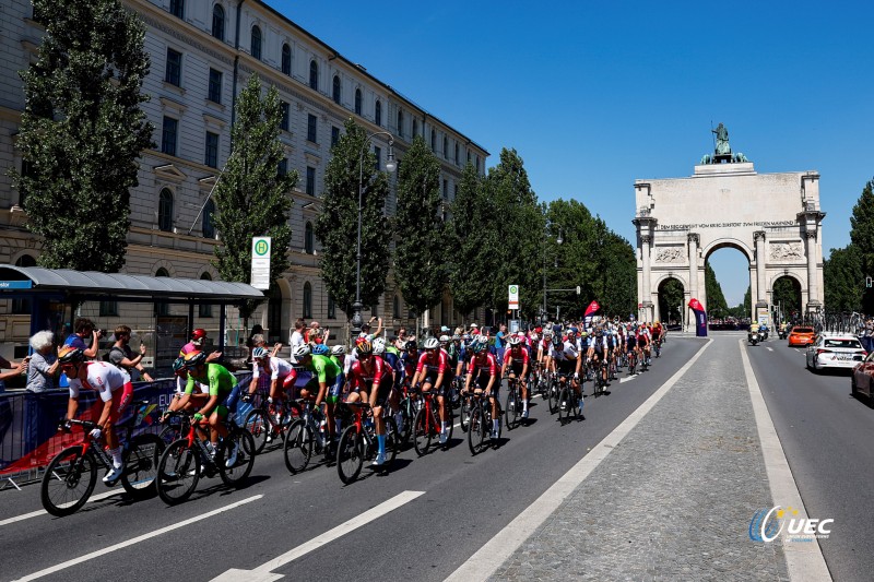 European Championships Munich 2022 - 2022 UEC Road Elite European Championships - Men's Road Race - 14/08/2022 - Scenery - Peloton - photo Luca Bettini/UEC/SprintCyclingAgency?2022